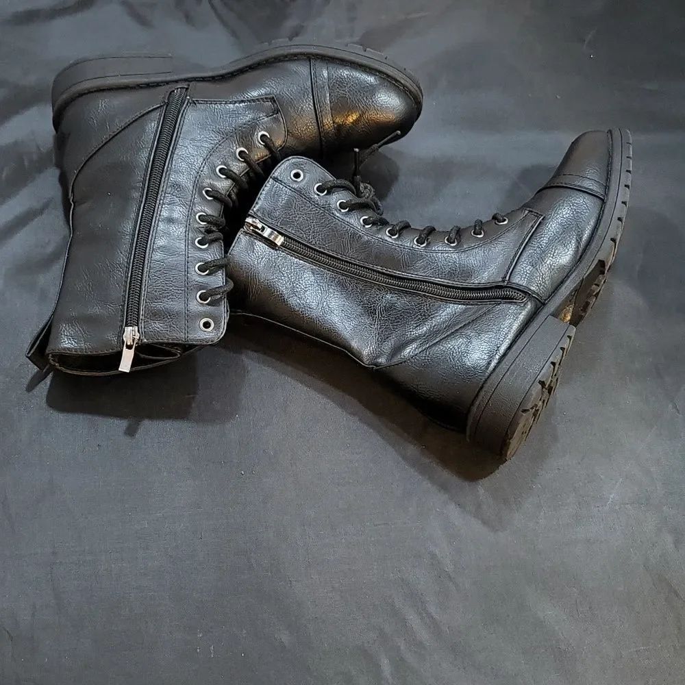 SHOELAND WOMEN"S KASEY HIGH TOP SNEAKER - Picture 9 of 16